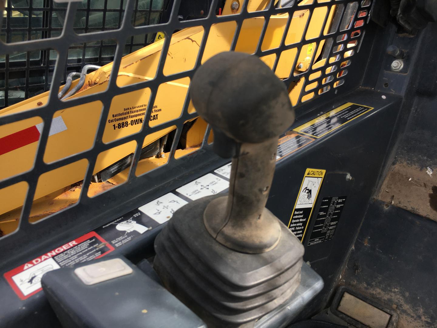 ./imagenes/INVOICE/2019/14662/MINICARGADOR JOHN DEERE 323E (25).JPG